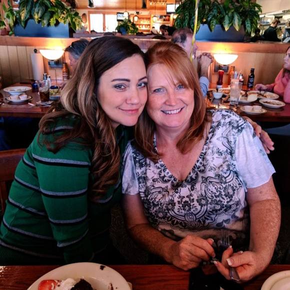 Meet your Posher, Jessica - Picture 1 of 8